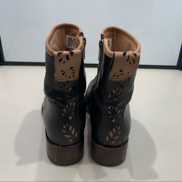 Timberland Flora Black Leather Stacked Heel Floral Laser Cutout Bootie Sz 6.5 - Picture 5 of 13